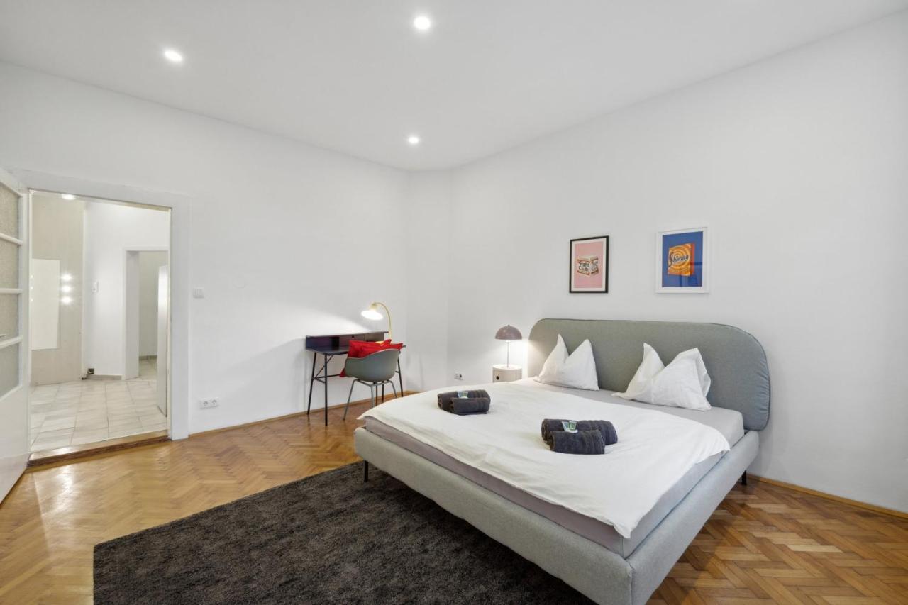 Big Spacious Central Apartment In ウィーン エクステリア 写真