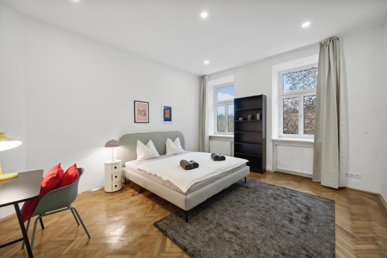 Big Spacious Central Apartment In ウィーン エクステリア 写真