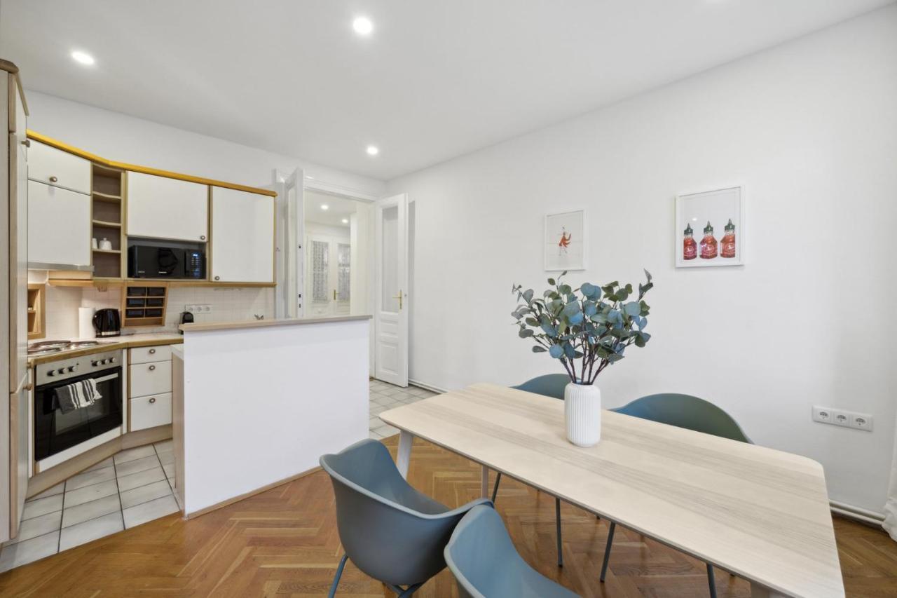Big Spacious Central Apartment In ウィーン エクステリア 写真