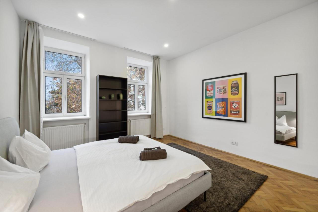 Big Spacious Central Apartment In ウィーン エクステリア 写真