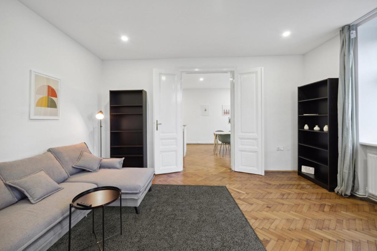 Big Spacious Central Apartment In ウィーン エクステリア 写真